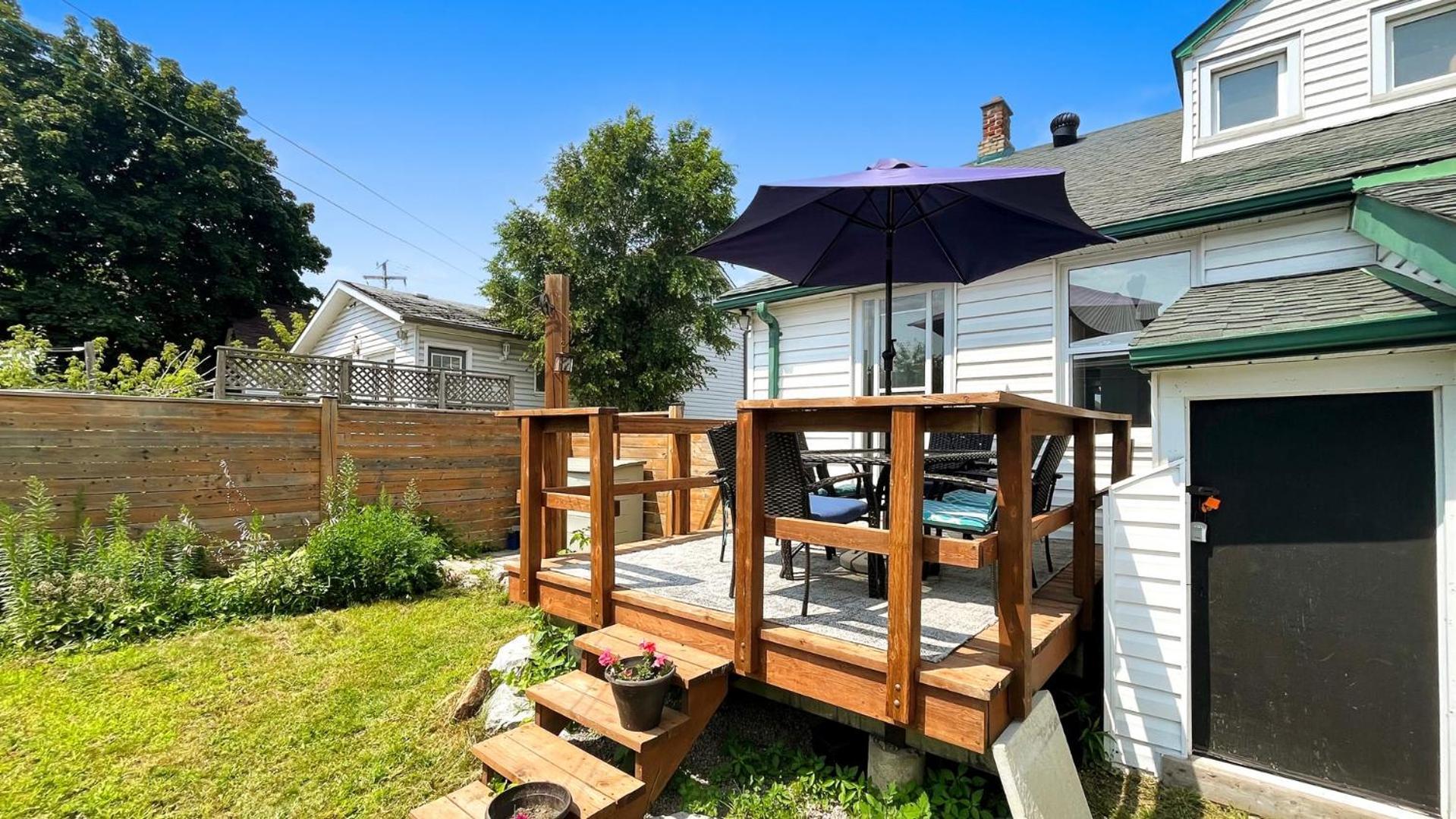 Cozy 2Br House Near Centre With Patio, Bbq, Backyard, And Netflix Peterborough Exterior foto