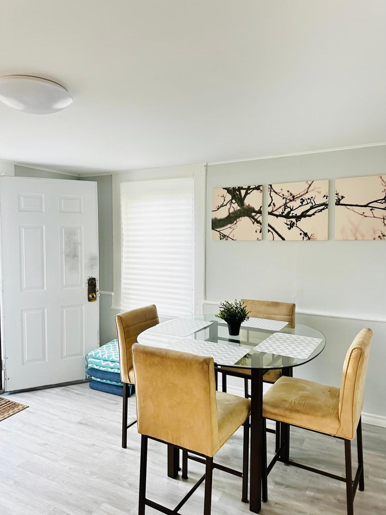 Cozy 2Br House Near Centre With Patio, Bbq, Backyard, And Netflix Peterborough Exterior foto