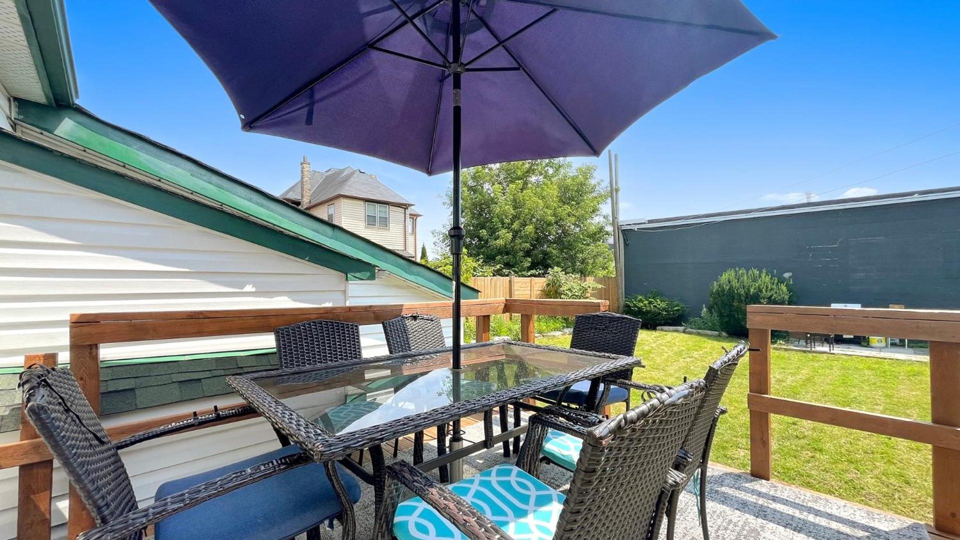 Cozy 2Br House Near Centre With Patio, Bbq, Backyard, And Netflix Peterborough Exterior foto